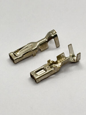 G118. DJ624-3.5B. Yazaki 7116-1233. Контакт гнездовой .Лампа НВ5