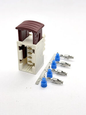 АМР 7-967059-1. Разъём гнезд. 4-х конт. однорядный Junior Power Timer, с сдвижным фиксатором, клеммами и уплотнителями.