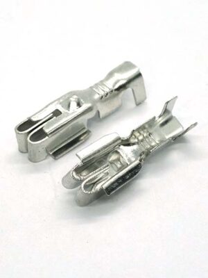 G267-DJ900107B. Контакт держателя предохранителя.