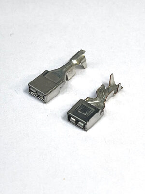 AMP 968072-2. Контакт гнездовой MQS Contact.Power Quadlock