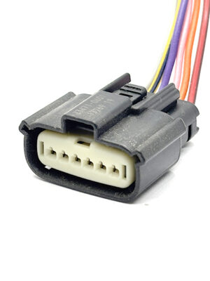 MOLEX 33471-0601. Разъём гнездовой однорядный 6-ти конт. серии МХ150 с проводом